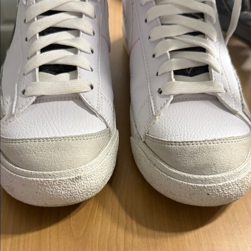 White and Black marble Nike Blazers - Picture 3 of 7